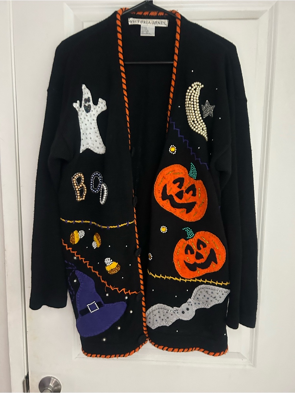 Vintage Victoria Jones Women’s Halloween embroidered beaded cardigan sweater L